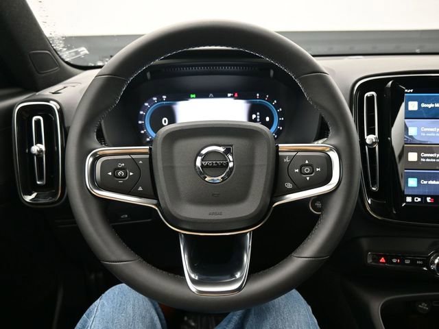 Used 2023 Volvo XC40 B5 Plus w/ Protection Package Premier image 21