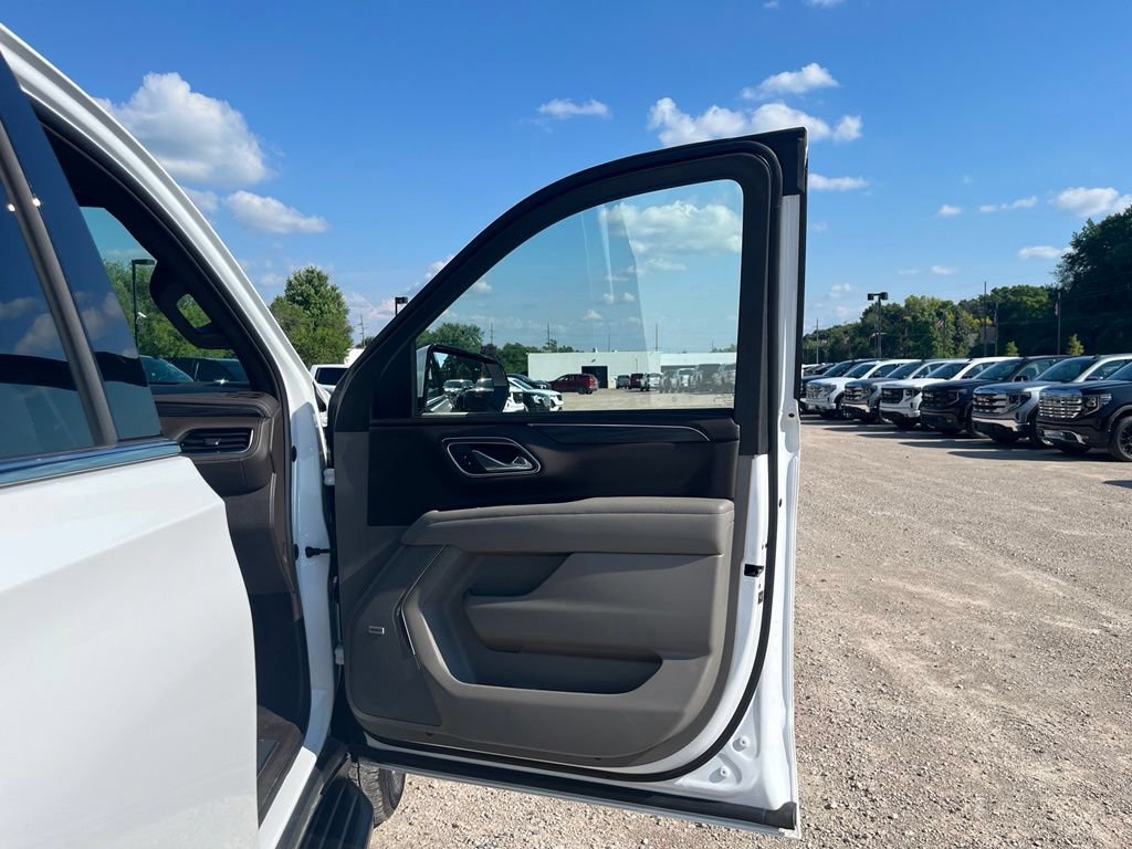 Used 2023 GMC Yukon SLT AWD/4WD image 35