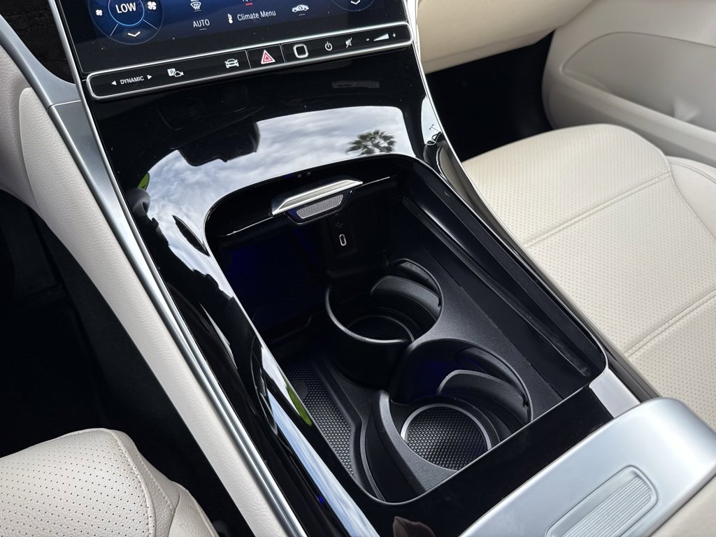 Used 2025 Mercedes-Benz GLC 300 4MATIC image 22