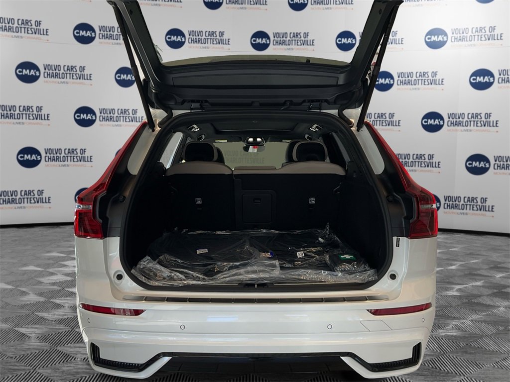 New 2026 Volvo XC60 B5 Plus w/ Protection Package Premier image 11