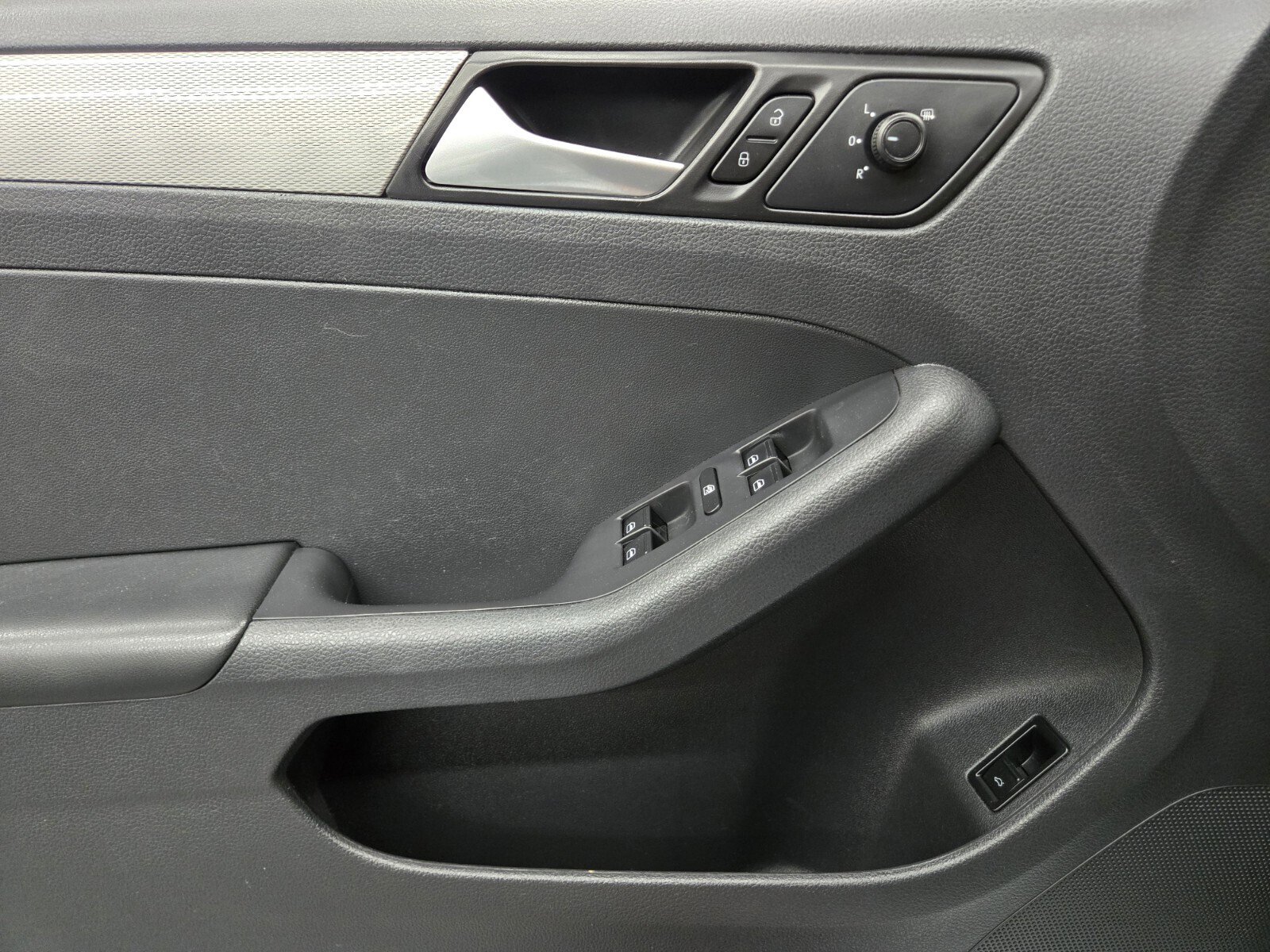 Used 2018 Volkswagen Jetta S FWD image 13