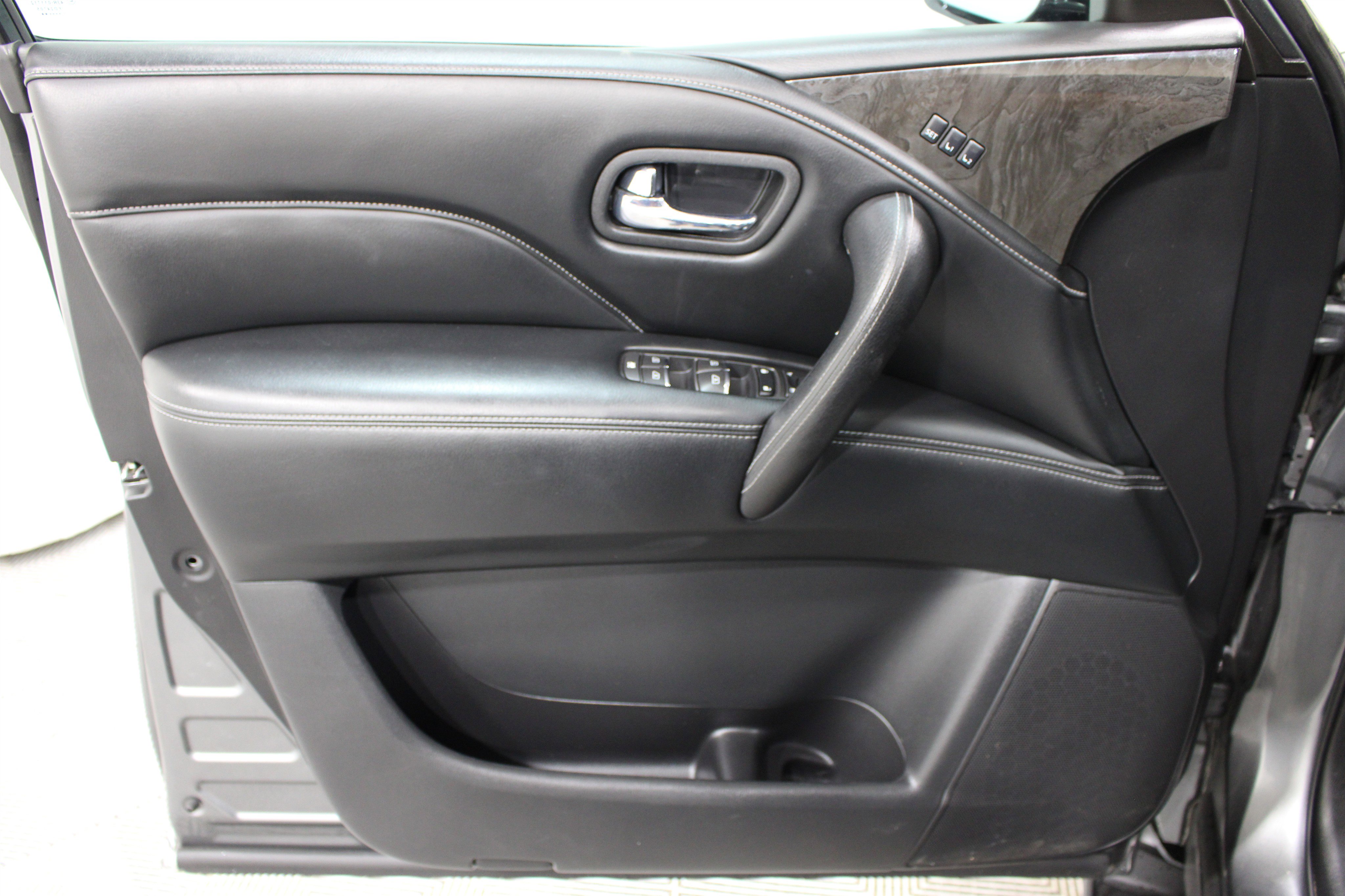 Used 2021 INFINITI QX80 Luxe RWD image 6