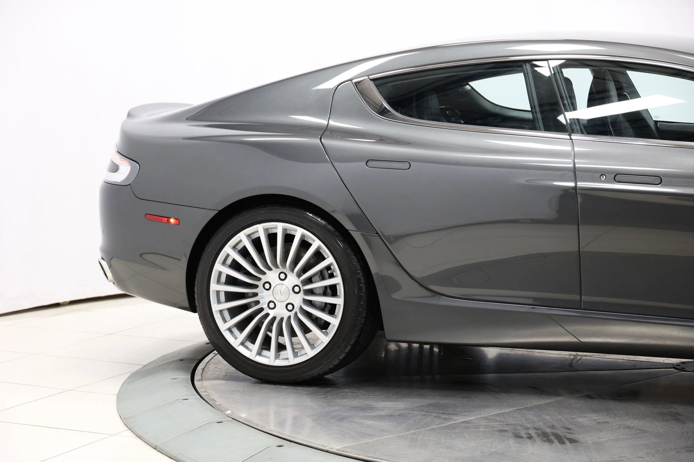 Used 2015 Aston Martin Rapide S image 58
