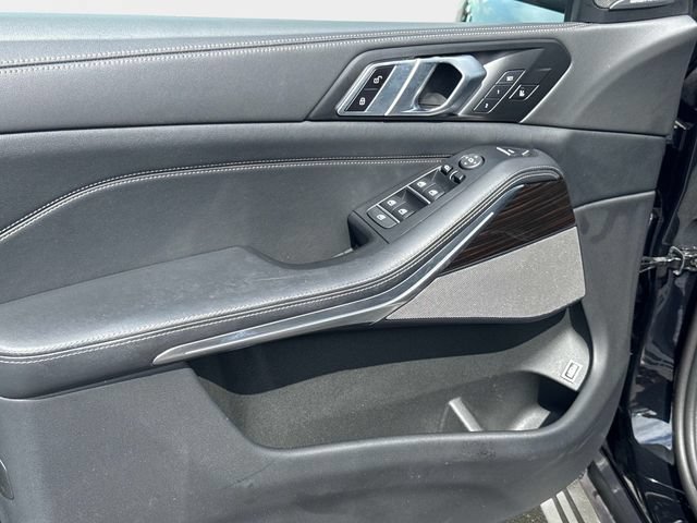 Used 2025 BMW X5 xDrive50e AWD/4WD image 14