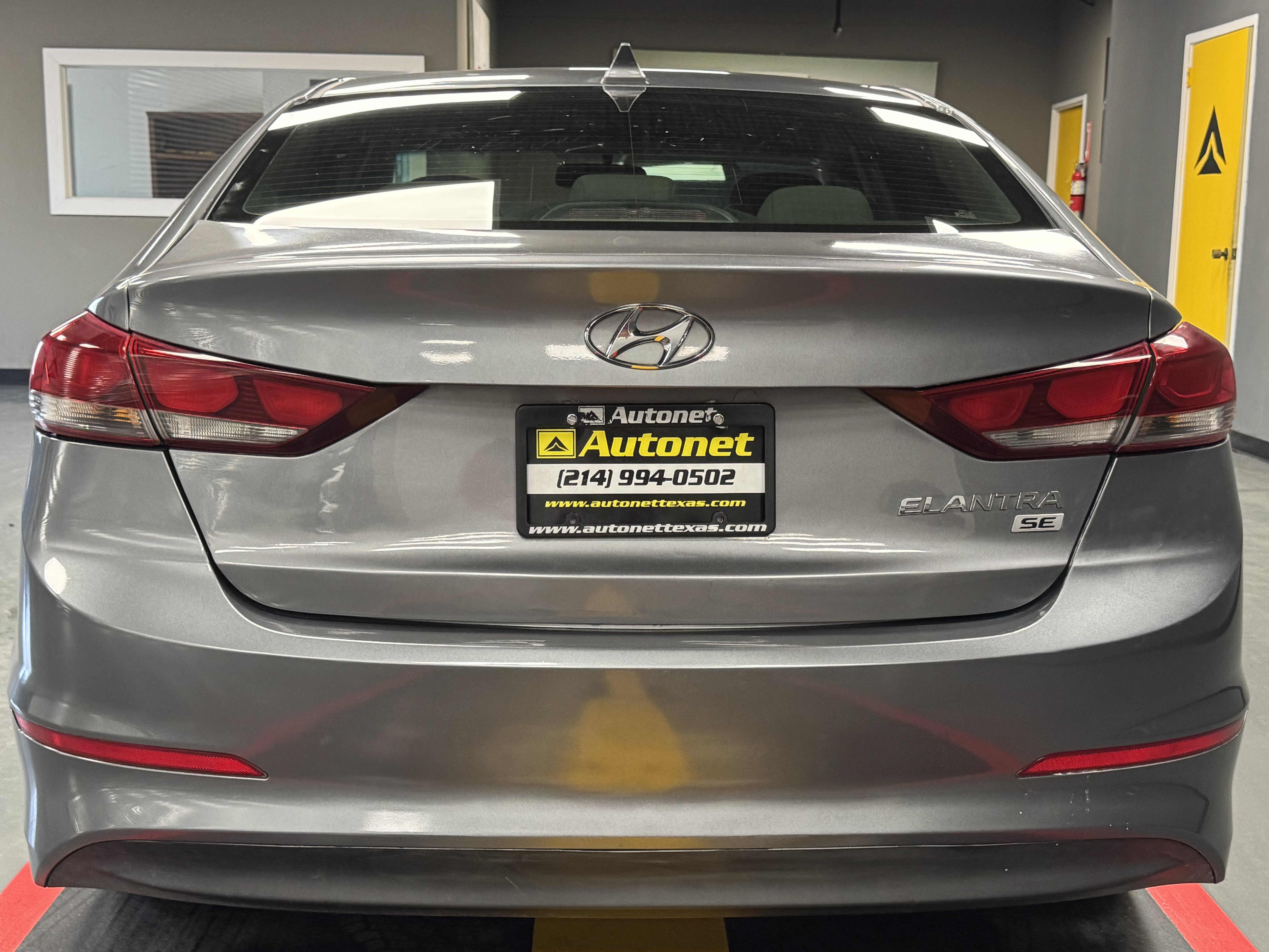 Used 2017 Hyundai Elantra SE FWD image 6