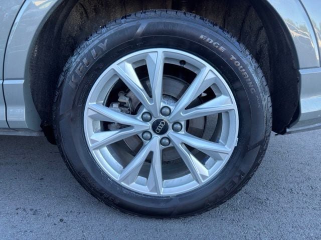 Used 2025 Audi Q3 2.0T Premium AWD/4WD image 32