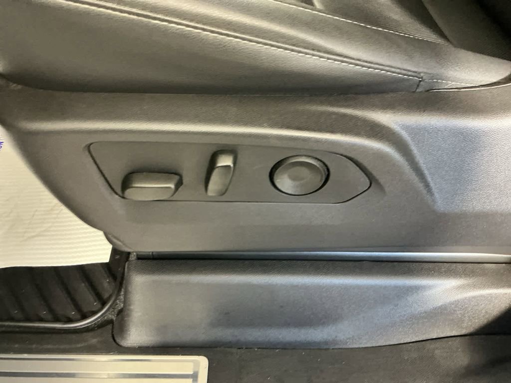 Used 2024 Chevrolet Silverado 2500 LTZ w/ LTZ Convenience Package image 11