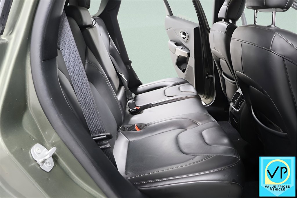 Used 2020 Jeep Cherokee Limited image 30