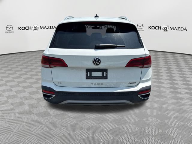 Used 2023 Volkswagen Taos SE w/ Panoramic Sunroof Package AWD/4WD image 6