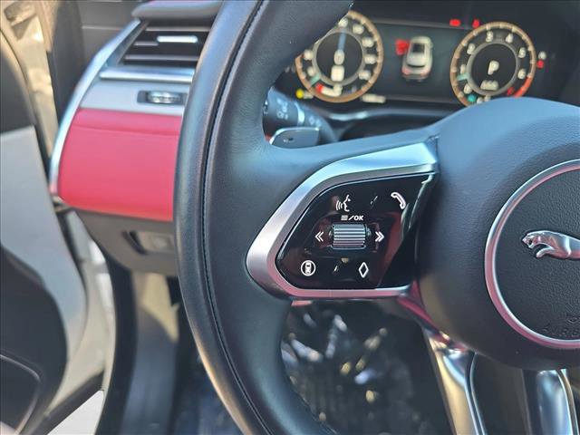 Certified 2025 Jaguar F-PACE R-Dynamic S image 17