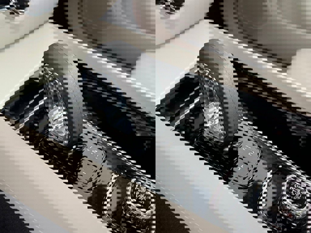 New 2024 Volvo S60 B5 Plus w/ Climate Package image 20