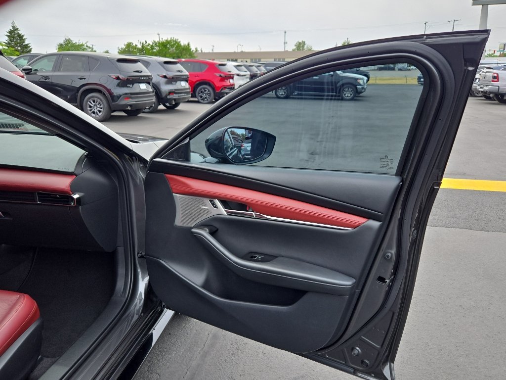 Used 2025 MAZDA MAZDA3 Hatchback w/ Appearance Package AWD/4WD image 18
