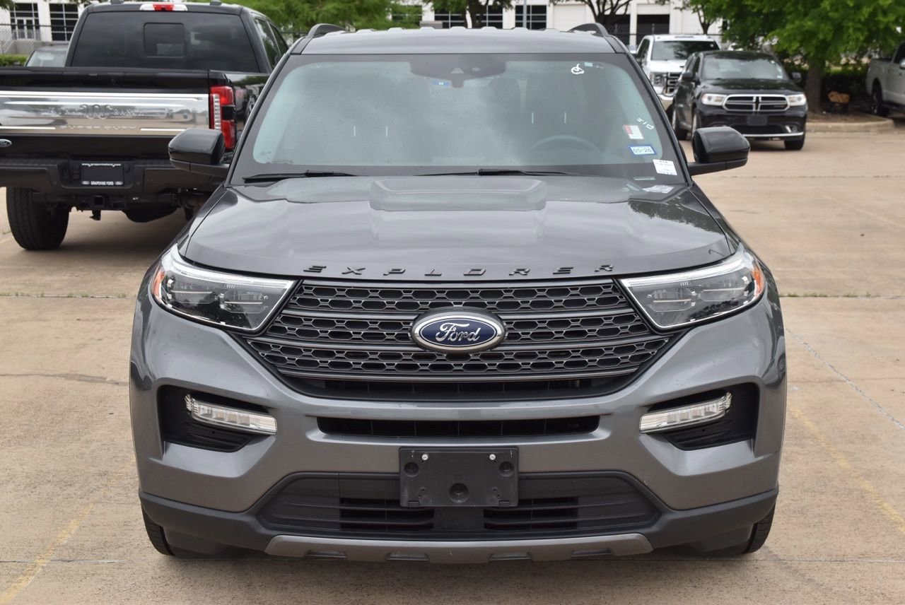 Used 2023 Ford Explorer XLT w/ Equipment Group 202A image 3