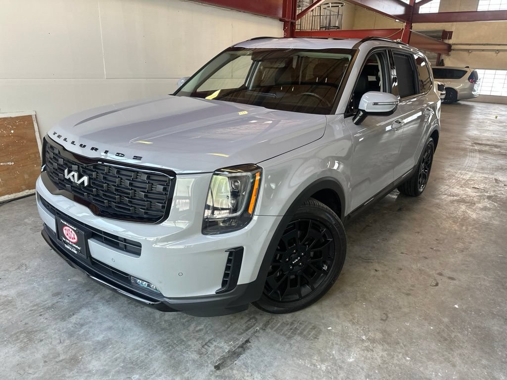 Used 2022 Kia Telluride SX w/ Nightfall Edition Package AWD/4WD image 1