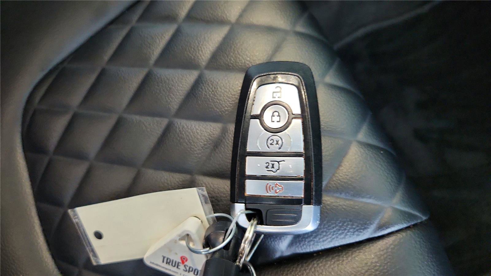 Used 2024 Ford Edge Titanium image 36