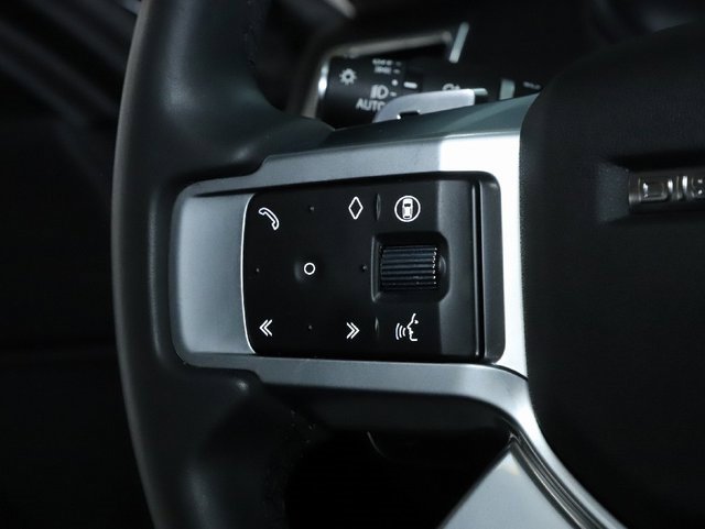Used 2024 Land Rover Discovery Dynamic SE image 23