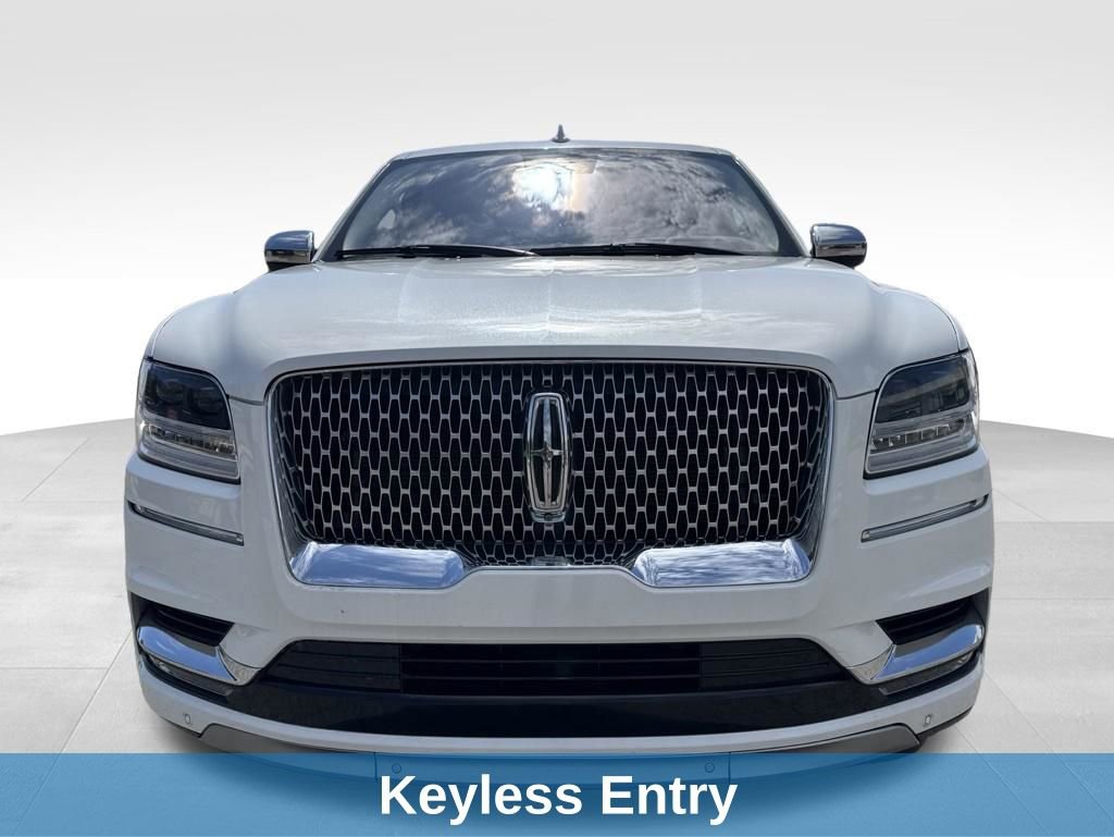 Used 2020 Lincoln Navigator Black Label w/ Cargo Convenience Package AWD/4WD image 11