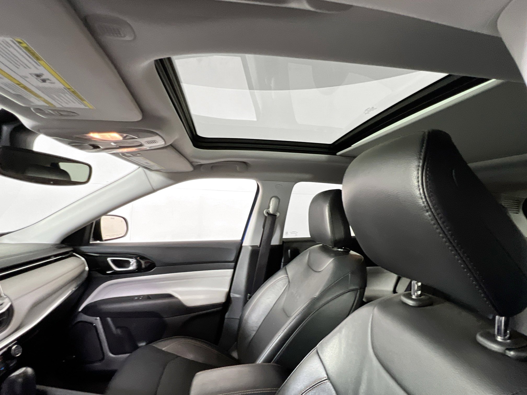 Used 2022 Jeep Compass Limited w/ Sun and Sound Group image 22