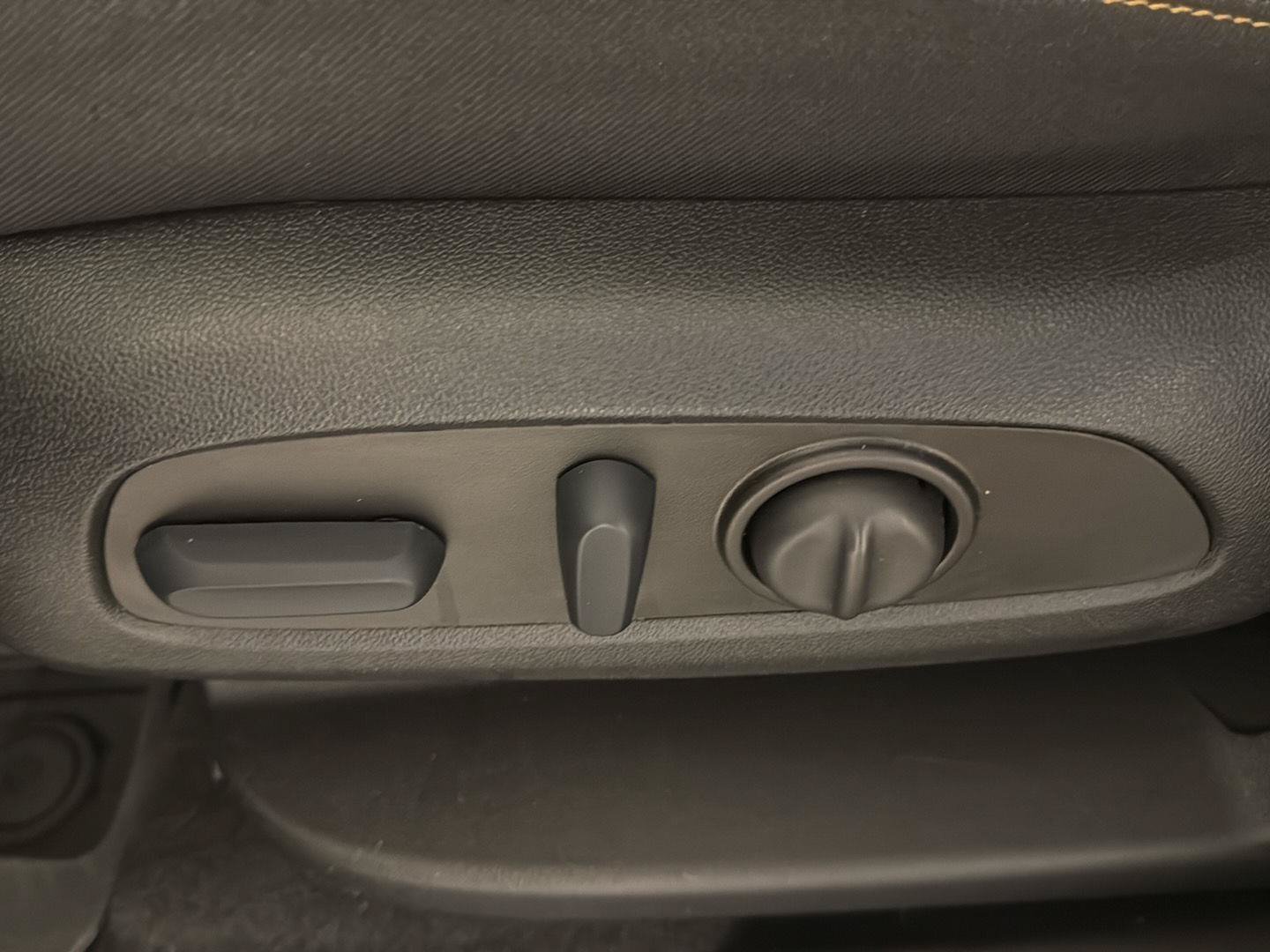 Used 2023 Chevrolet Equinox LT FWD image 5