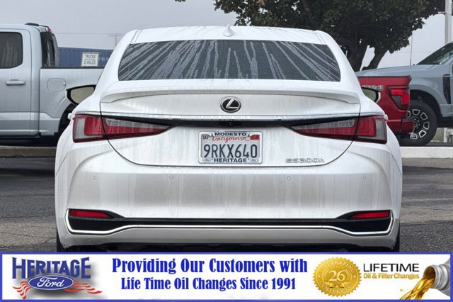 Used 2025 Lexus ES 300h w/ Premium Package image 5
