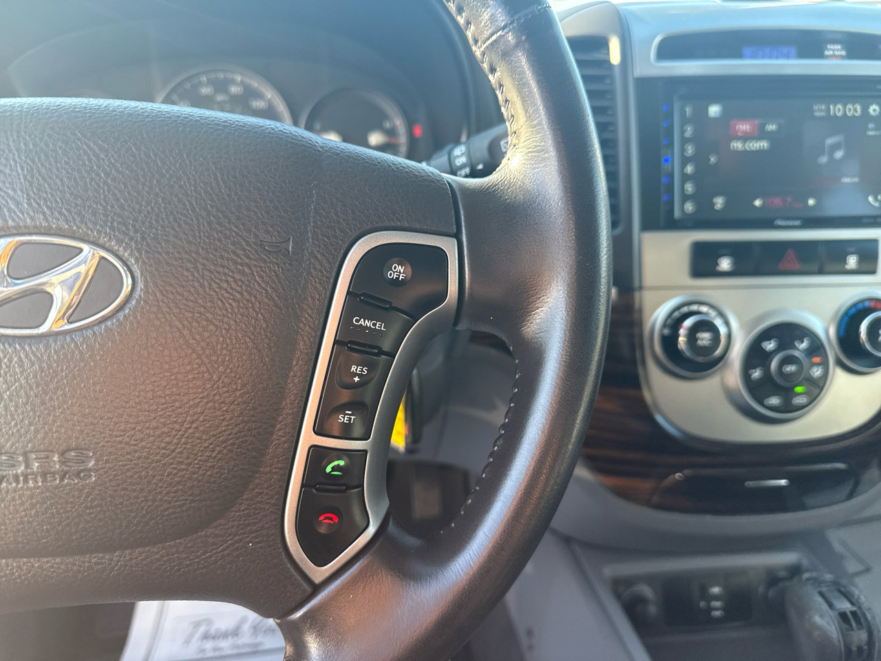 Used 2011 Hyundai Santa Fe SE image 17