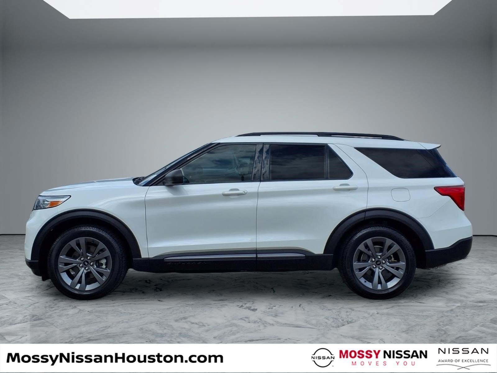 Used 2021 Ford Explorer XLT w/ Equipment Group 202A RWD image 5