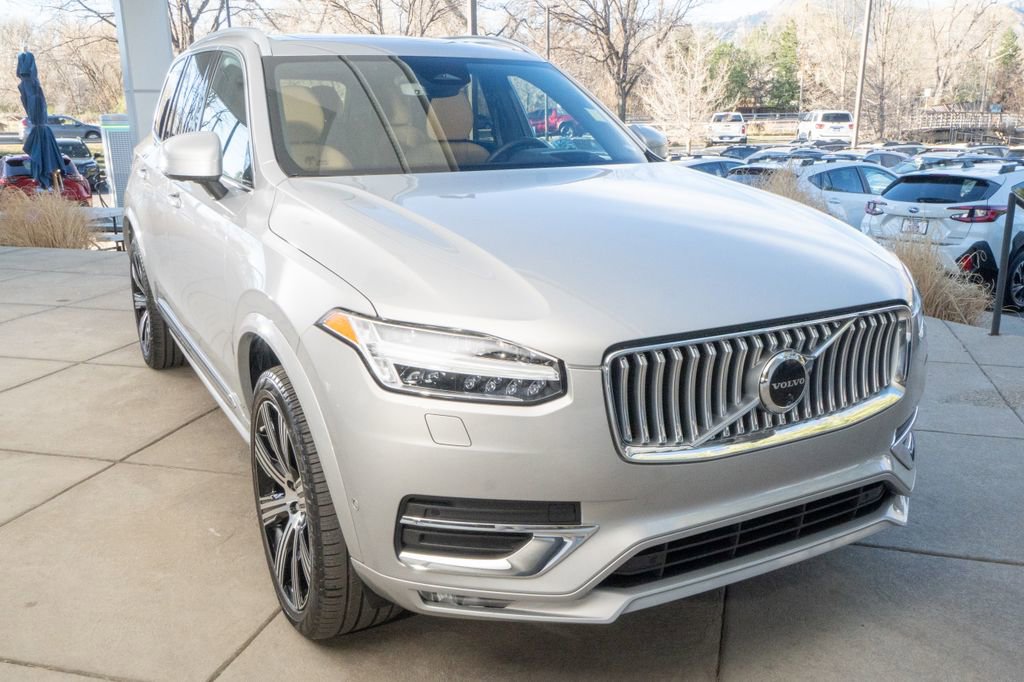 Used 2023 Volvo XC90 B6 Ultimate image 2