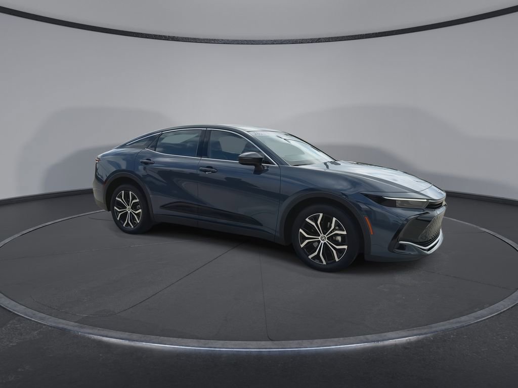 Used 2025 Toyota Crown XLE image 2