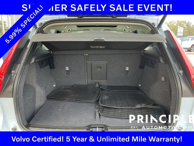 Certified 2024 Volvo XC40 B5 Ultimate w/ Climate Package AWD/4WD image 15