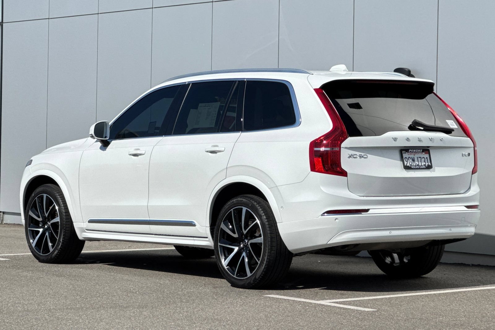 Used 2023 Volvo XC90 B6 Plus w/ Protection Package Premier AWD/4WD image 3