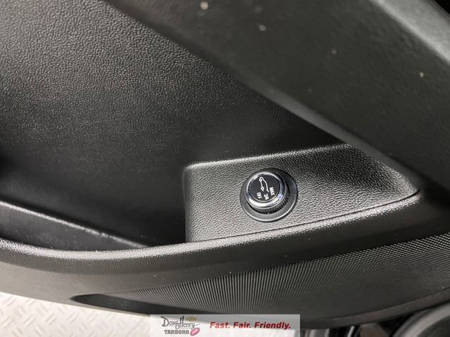 Used 2023 Chevrolet Traverse LT image 27