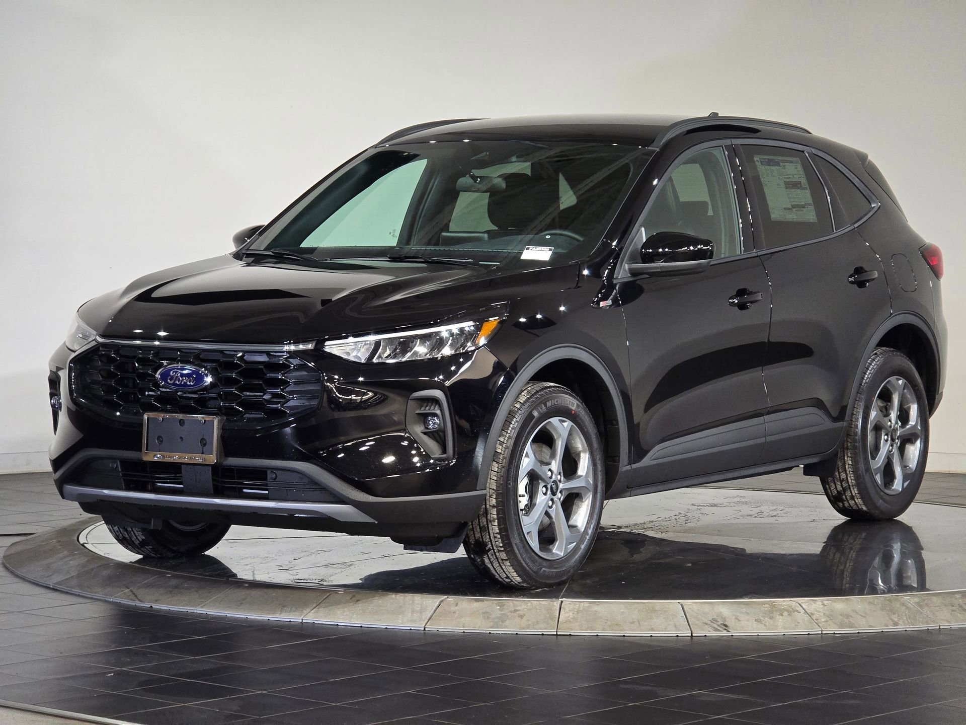 New 2025 Ford Escape ST-Line w/ Tech Pack #1 AWD/4WD video 3