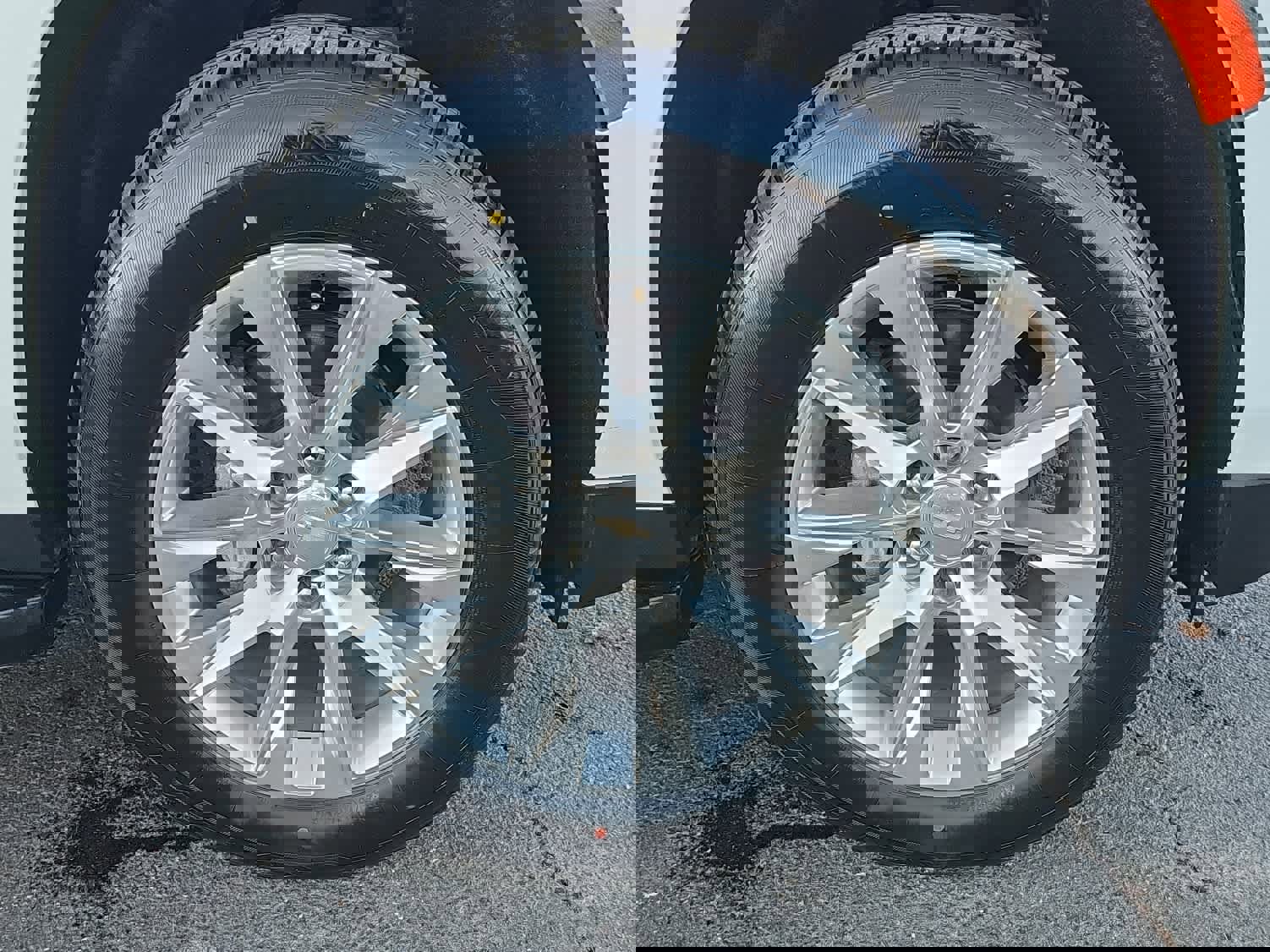 Used 2023 Chevrolet Suburban Premier image 9