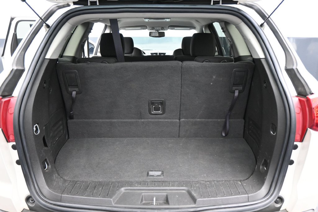 Used 2011 Chevrolet Traverse LT w/ White Premiere Package FWD image 29