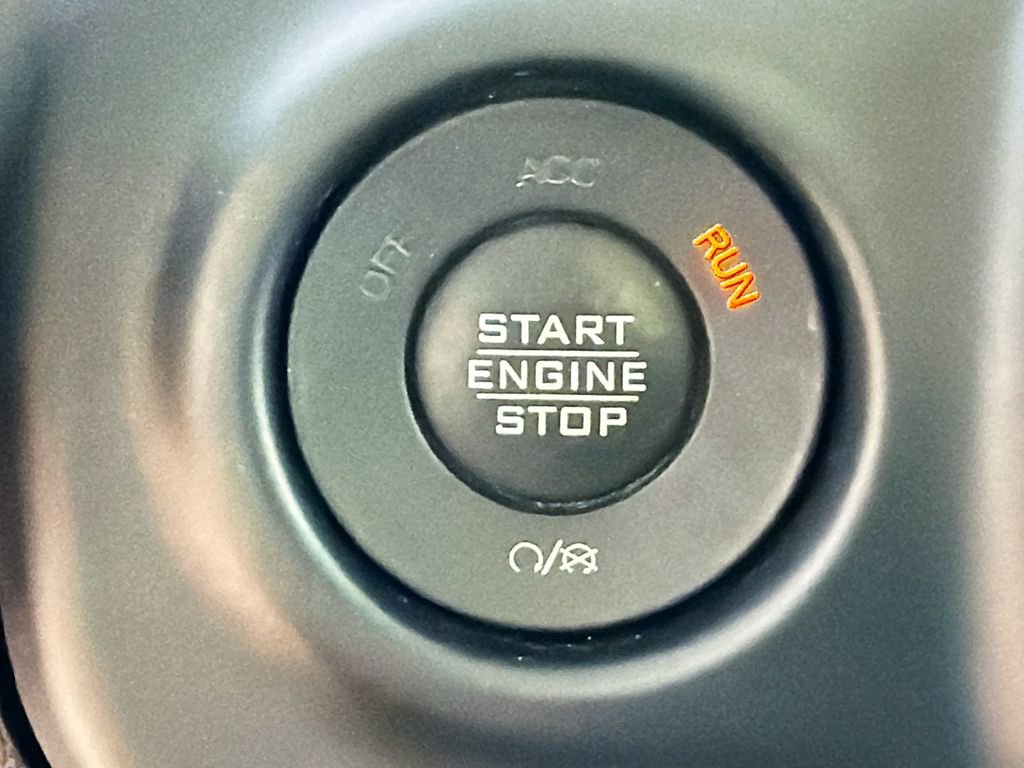 Used 2023 Jeep Wrangler Sport S image 33