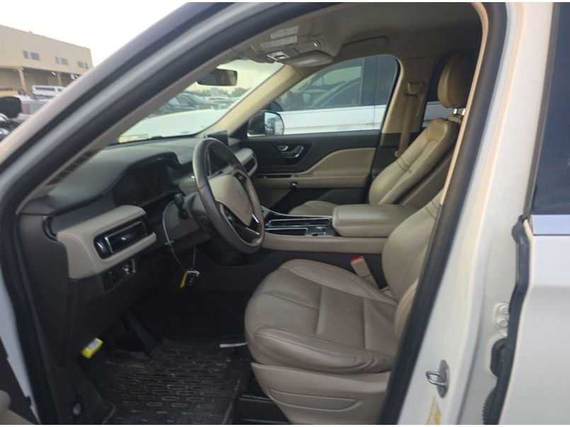 Used 2021 Lincoln Aviator 2WD w/ Class IV Trailer Tow Package image 11