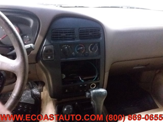 Used 1998 Nissan Pathfinder SE AWD/4WD image 12