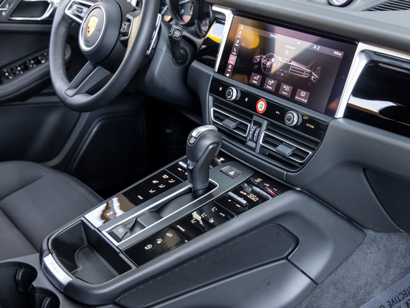 Certified 2026 Porsche Macan AWD/4WD image 62