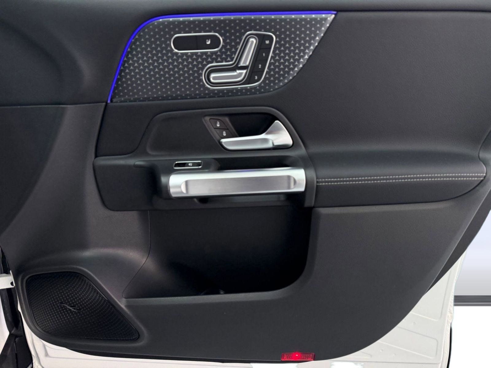 New 2026 Mercedes-Benz GLB 250 image 21