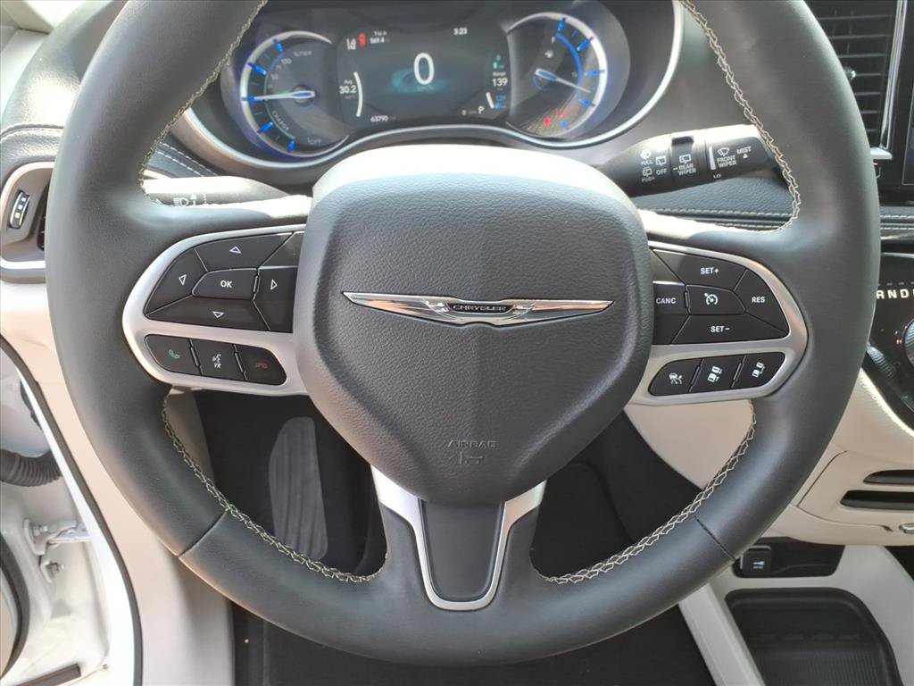 Used 2024 Chrysler Pacifica Limited FWD image 23