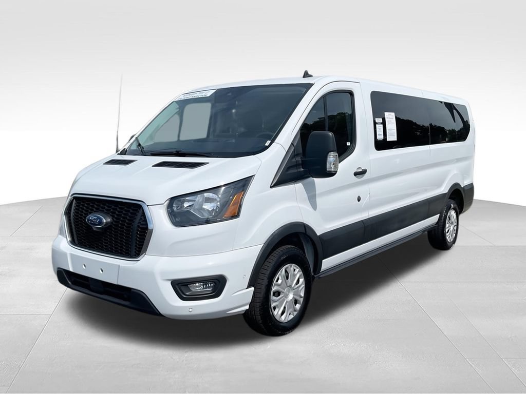 Used 2023 Ford Transit 350 XLT RWD image 4