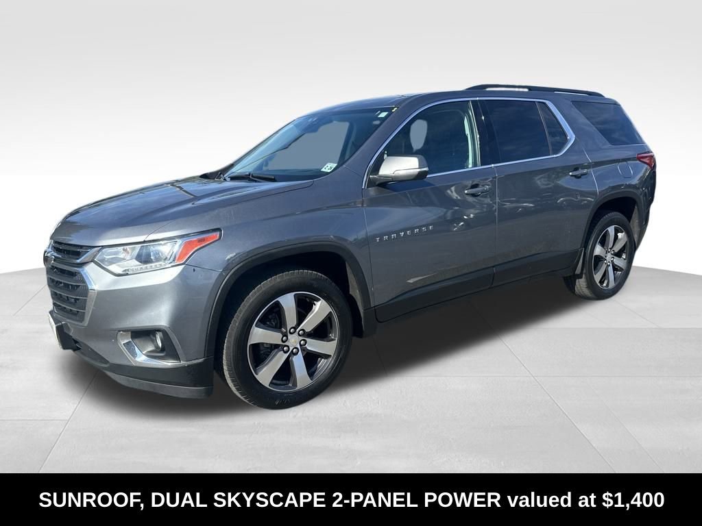 Used 2021 Chevrolet Traverse LT w/ LT Premium Package image 3
