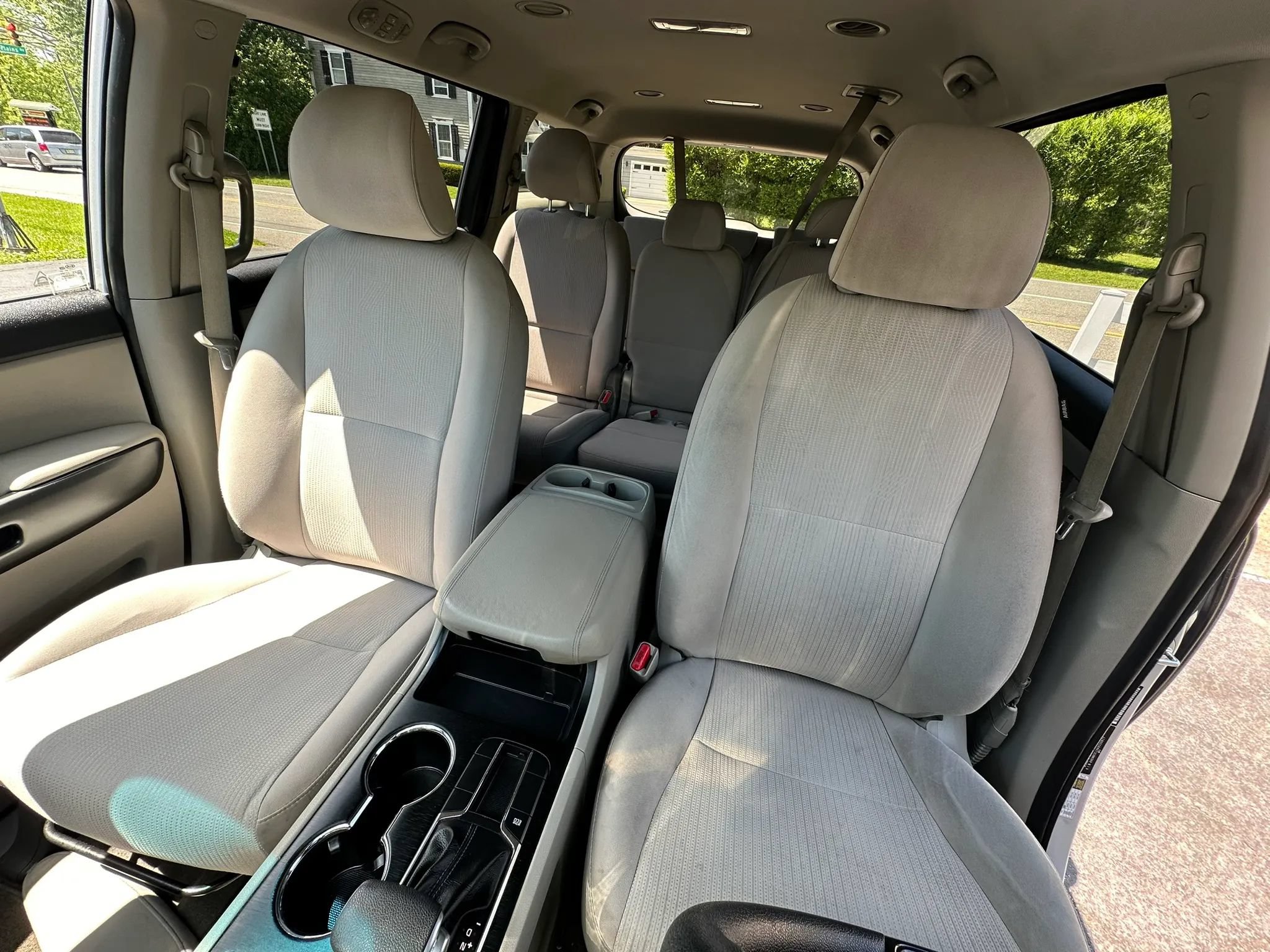 Used 2019 Kia Sedona LX FWD image 25