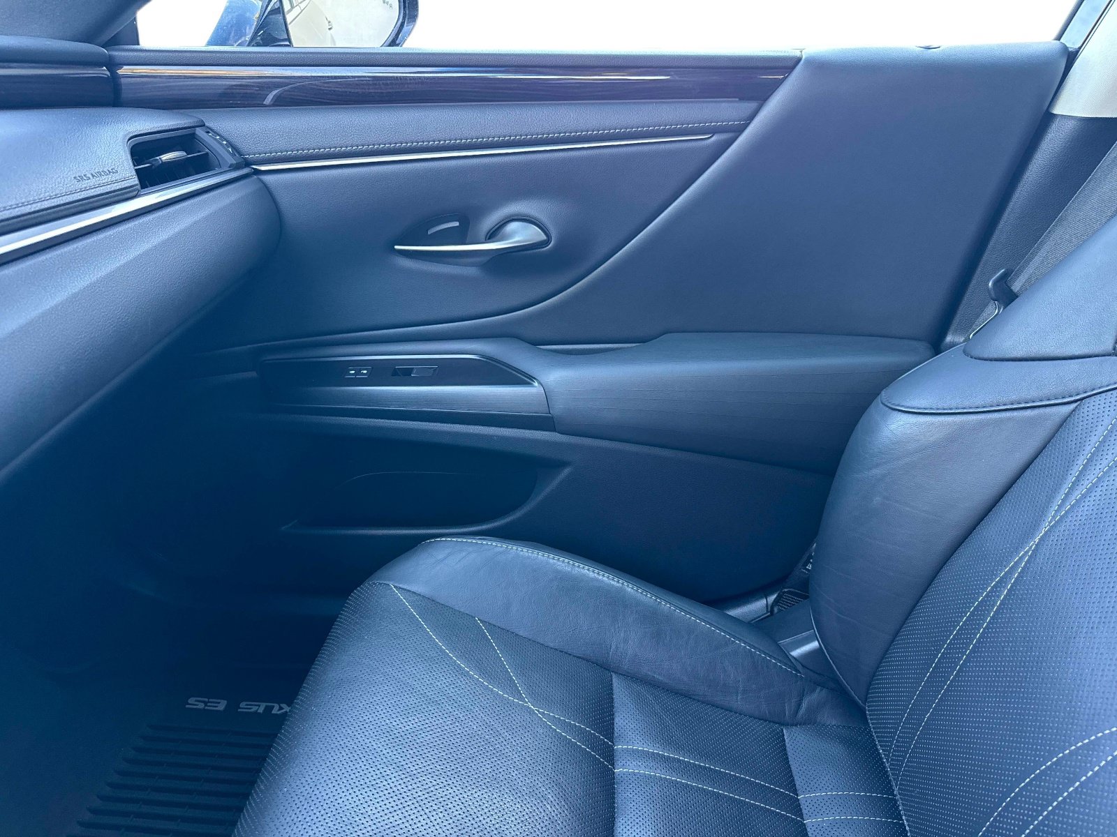 Used 2019 Lexus ES 350 w/ Accessory Package 2 FWD image 23