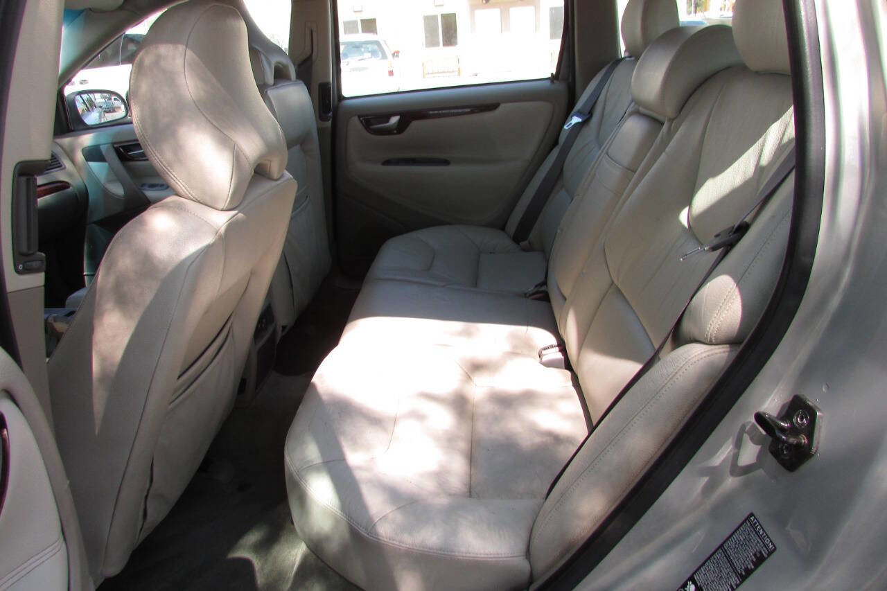 Used 2001 Volvo V70 image 15