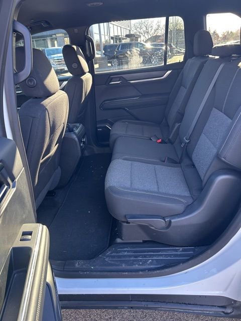 Used 2025 GMC Acadia Elevation image 13