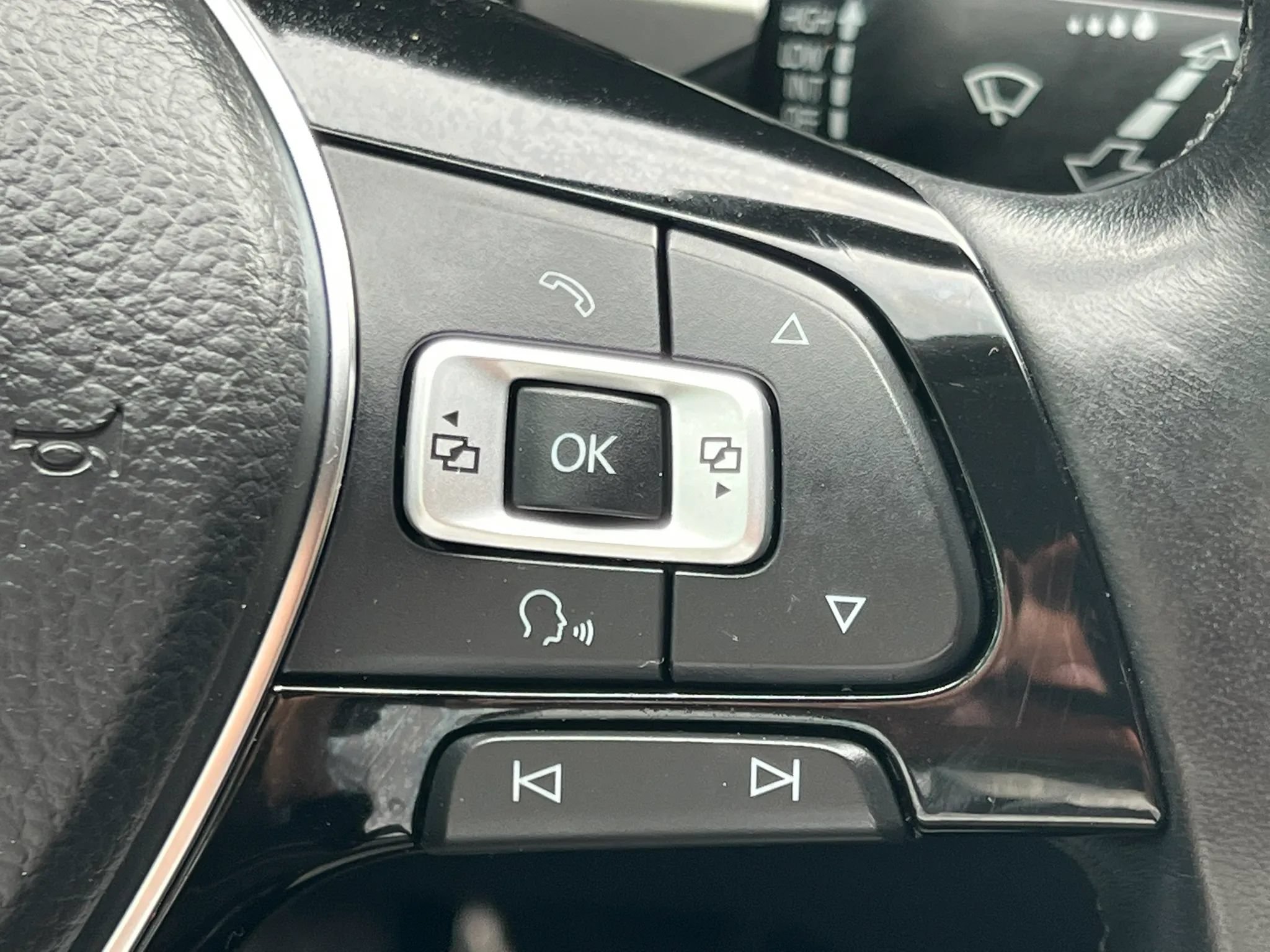 Used 2018 Volkswagen Atlas SE AWD/4WD image 24