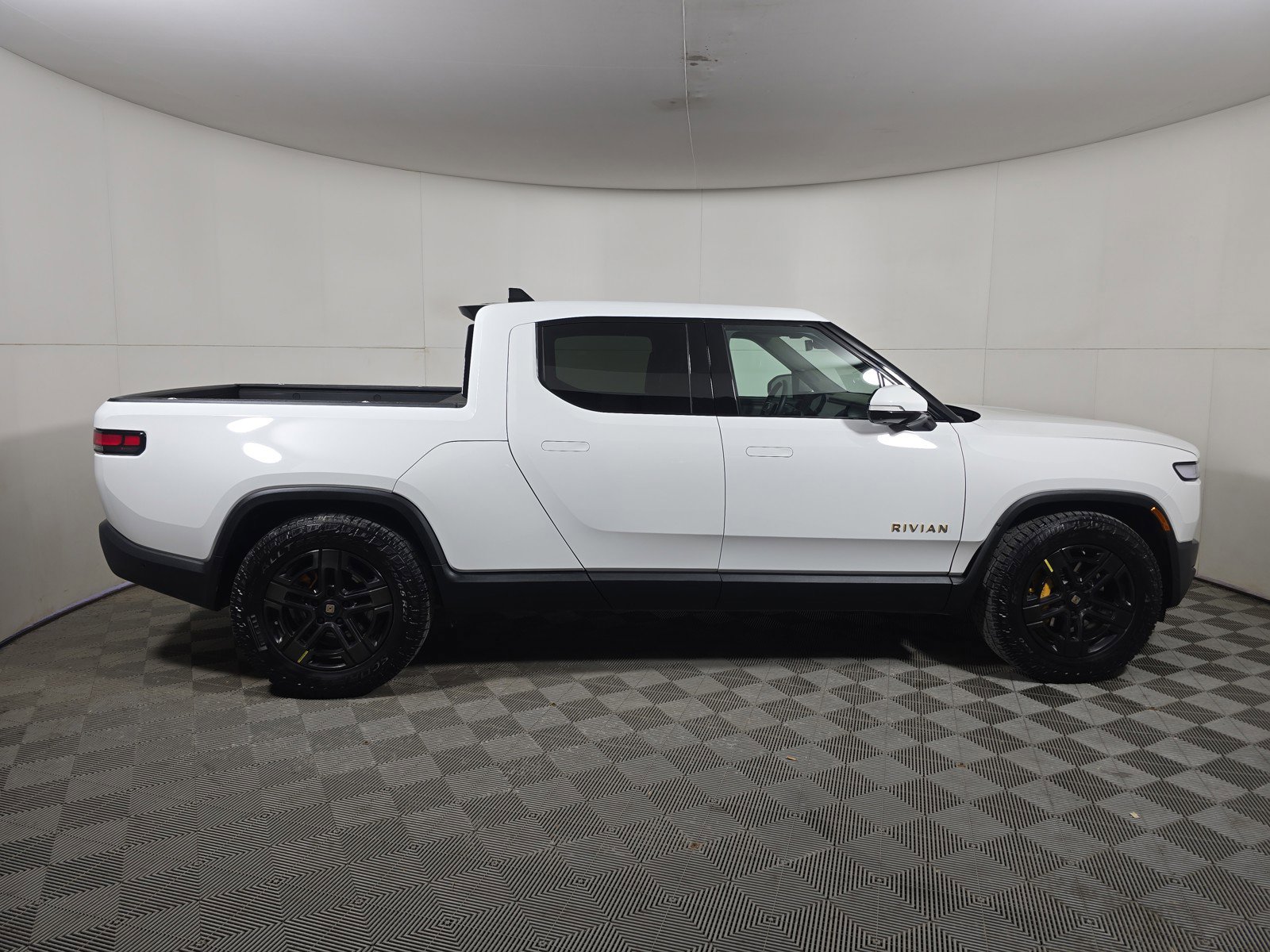 Used 2023 Rivian R1T Adventure AWD/4WD image 6