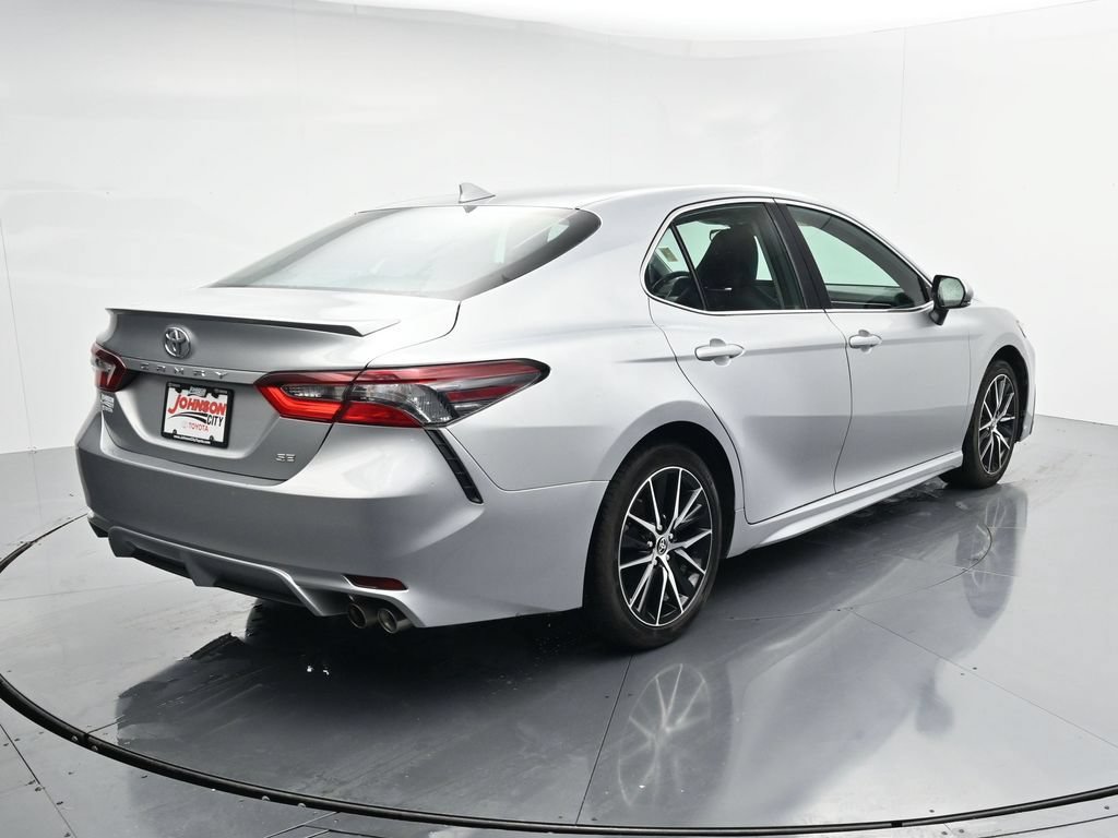 Used 2024 Toyota Camry SE FWD image 7