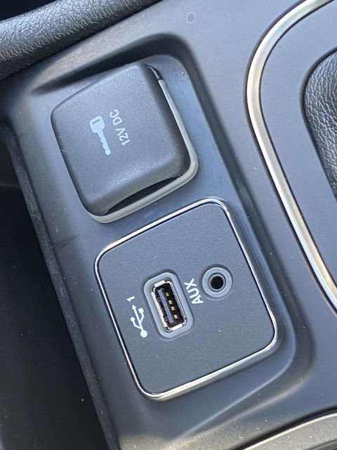 Used 2020 Jeep Cherokee Latitude image 27